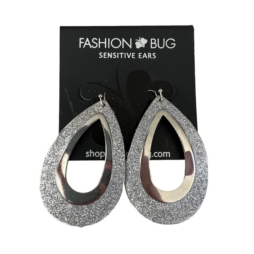 Fashion Bug silver tone dangle earrings metallic silver sparkle NWT